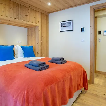 Apartment 2 Bedroom Haven In Enviable Location *