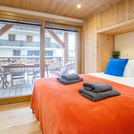Apartment 2 Bedroom Haven In Enviable Location *